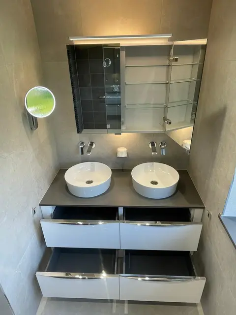 Modern Bathroom with Dual Vanity Unit